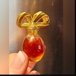 Vintage Elizabeth Taylor miniature  bottle collectible